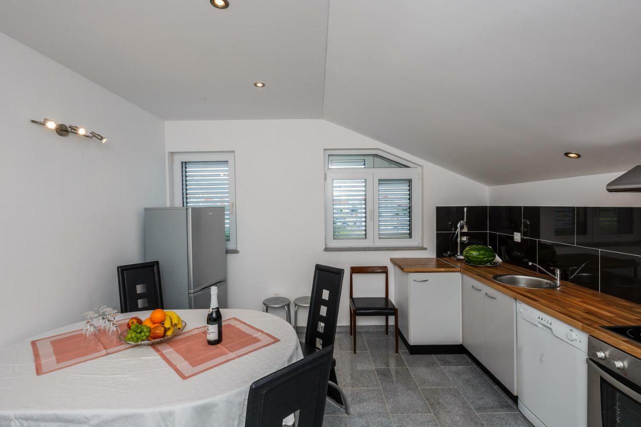 Apartman Lucija Kastela Exterior photo