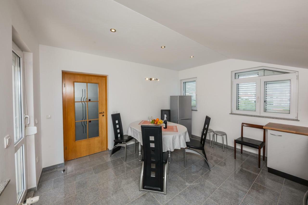 Apartman Lucija Kastela Exterior photo