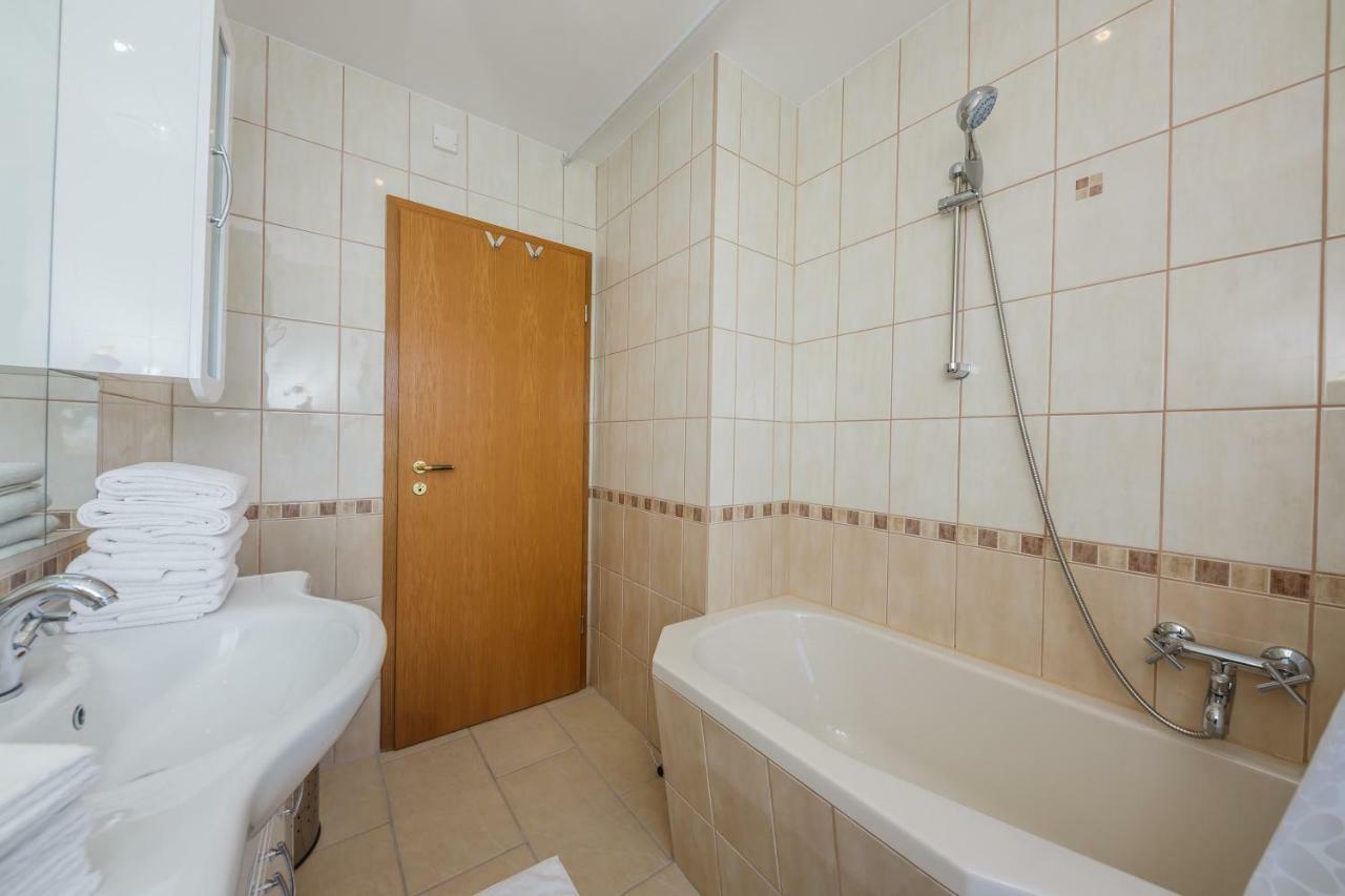 Apartman Lucija Kastela Exterior photo